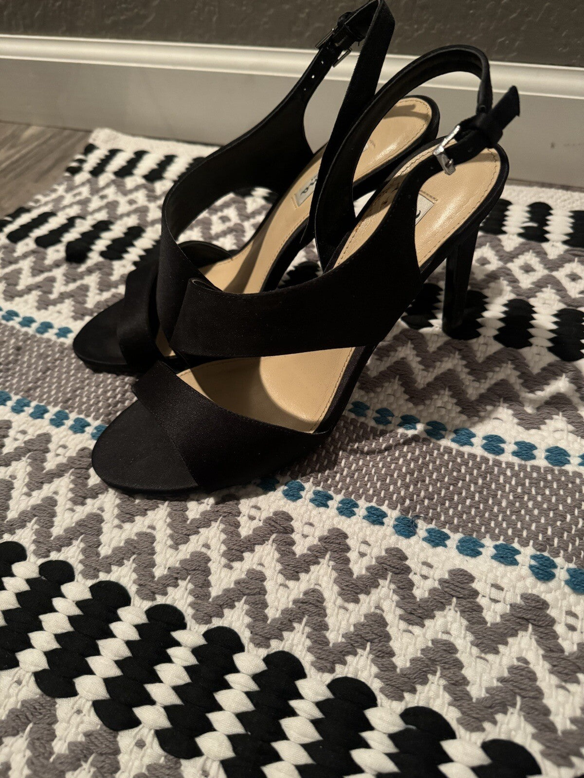 Nina Strappy Heels Size 8.5 Black 
