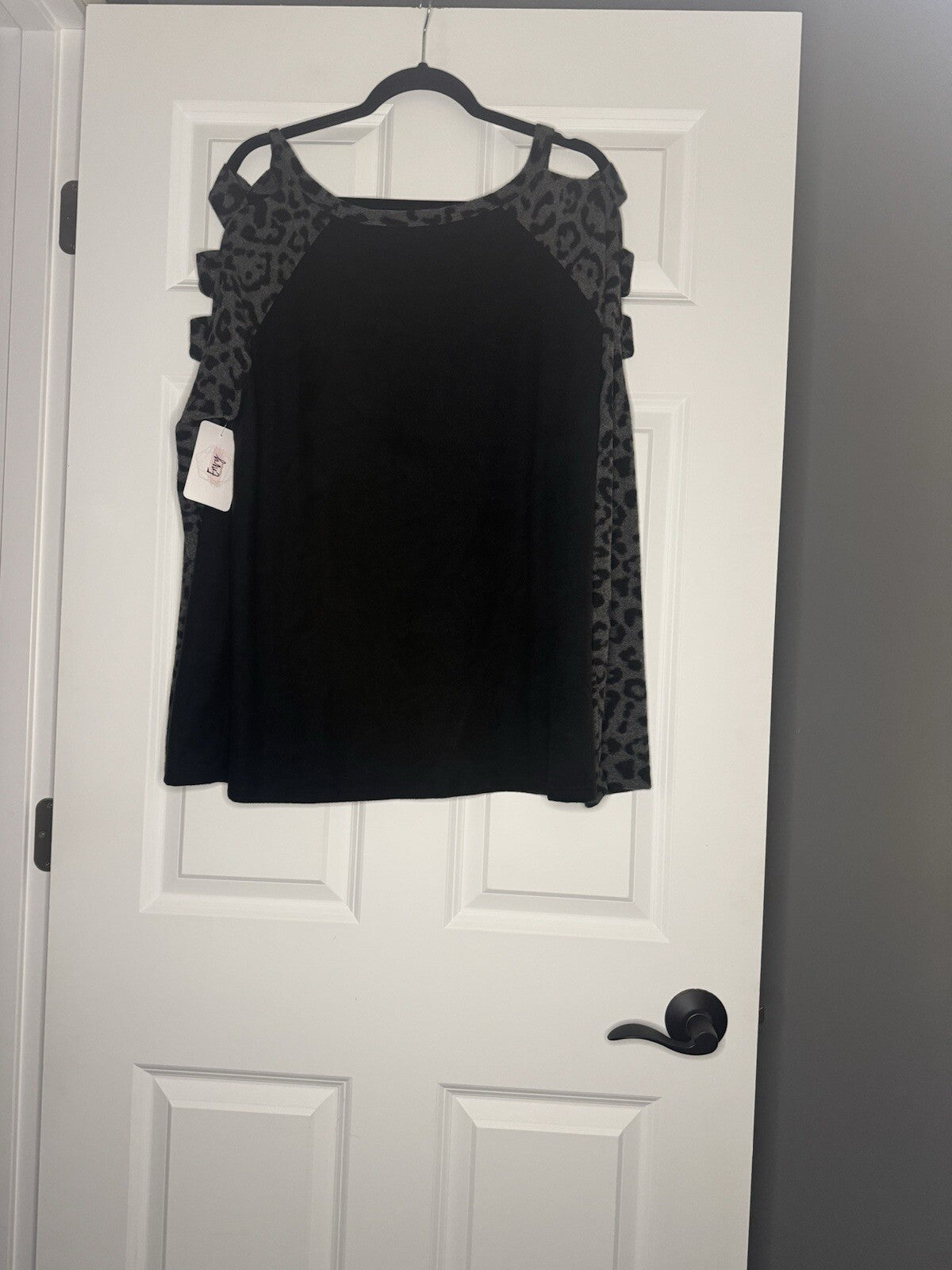 Bibi Long Sleeve Top Cut Out Sleeves Xl Black Gray Animal Print Nwt