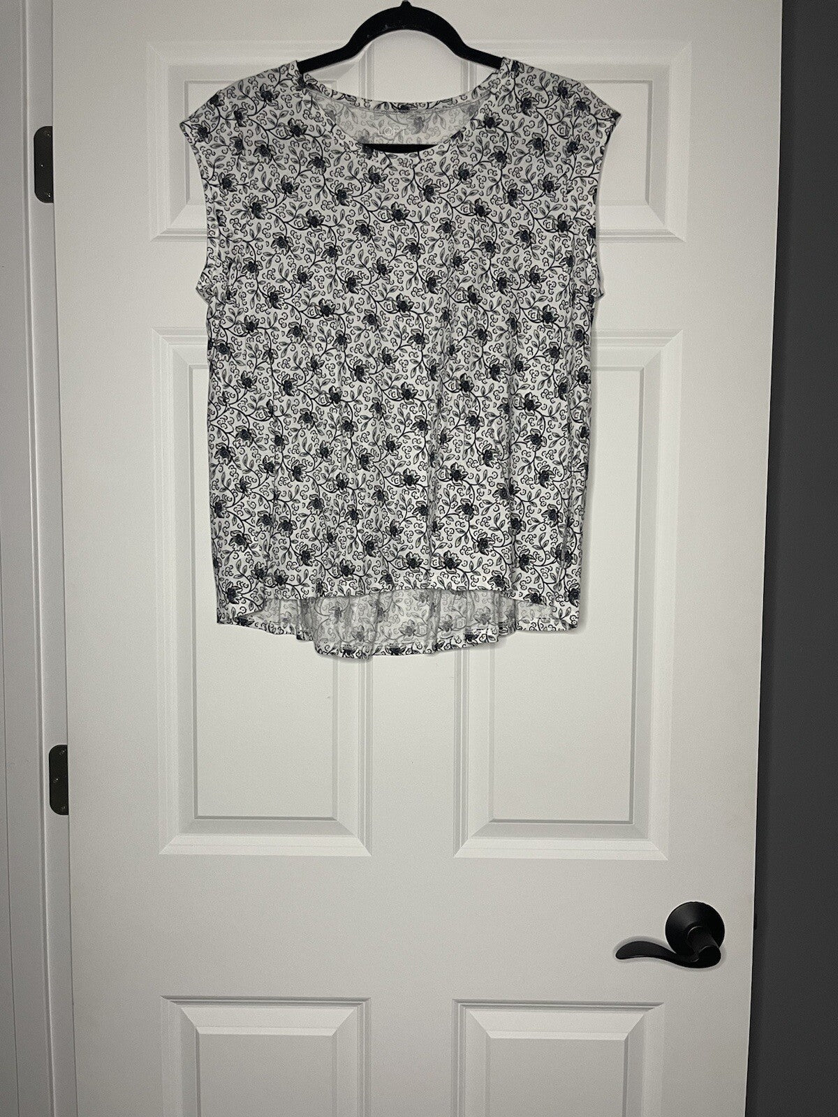 Loft sleeveless blouse large petite white multi floral NWT