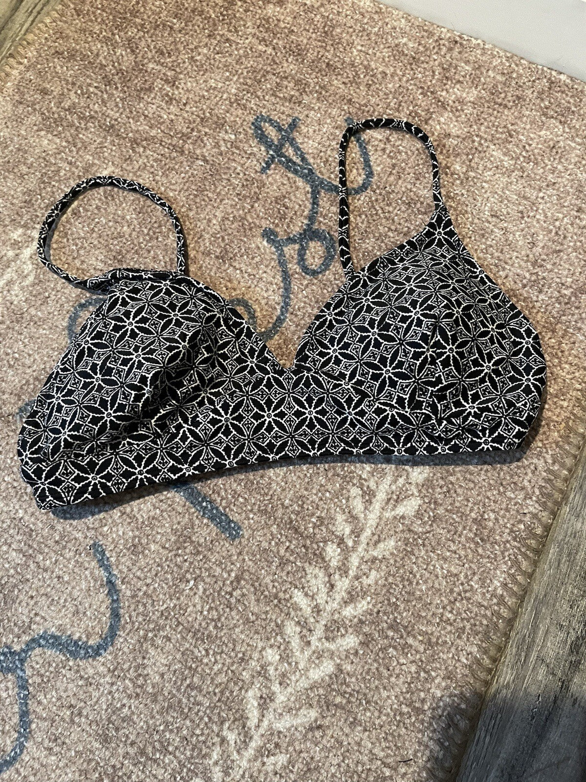 Old Navy bikini top medium black white print