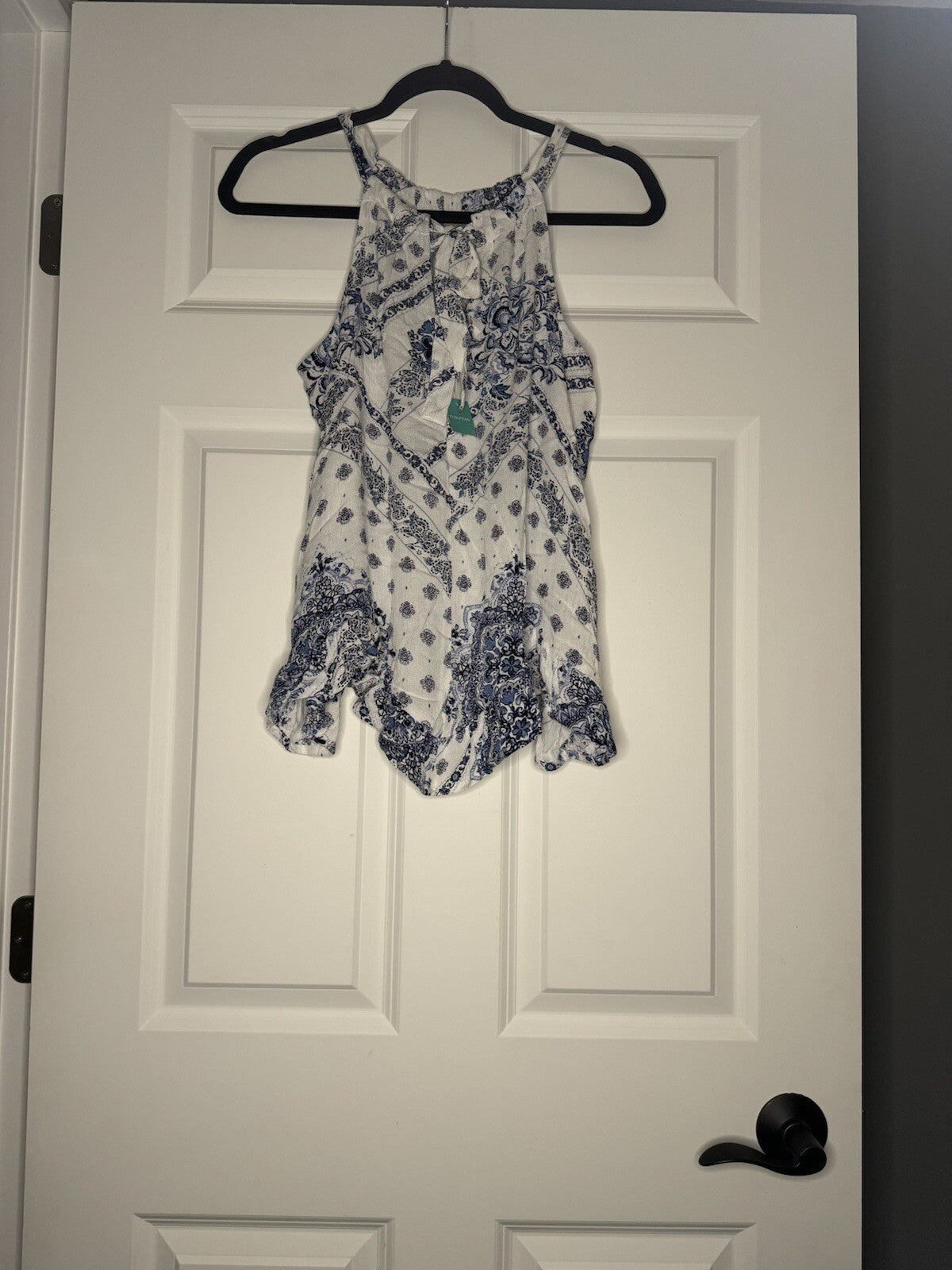 Maurice’s Sleeveless Blouse Medium Blue White Floral Nwt 