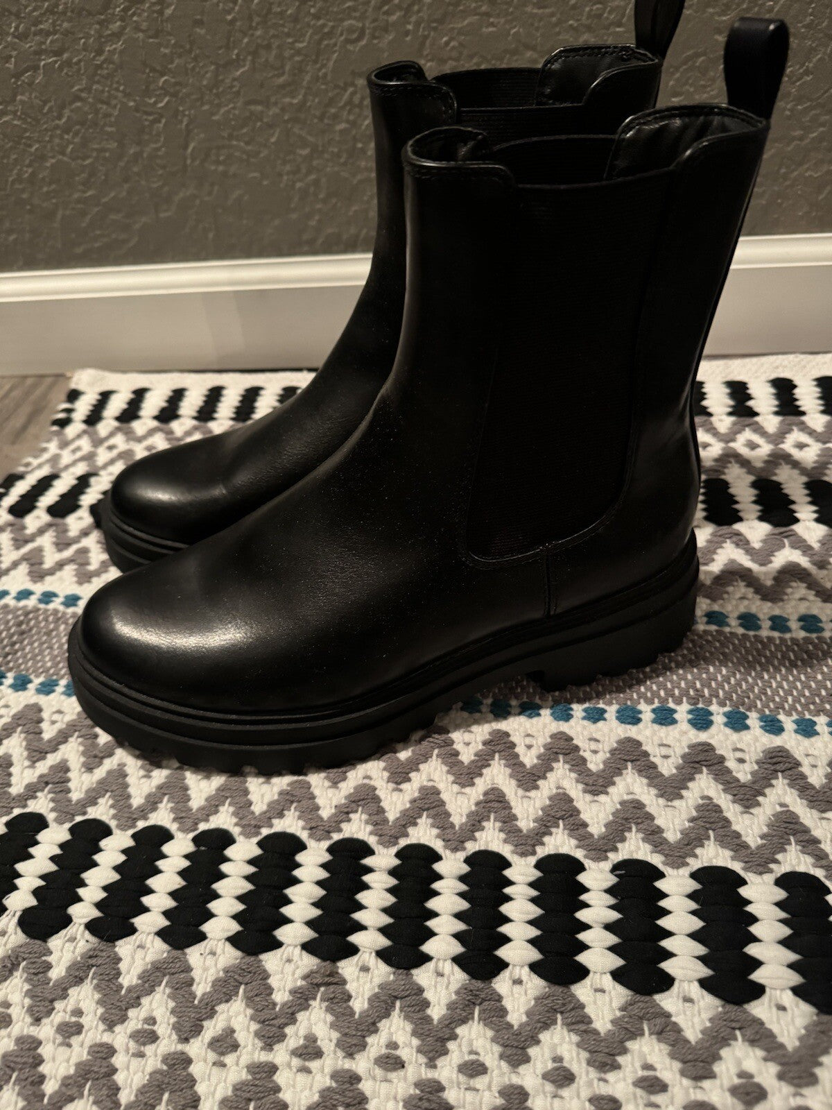 A New Day Size 10 Black Boots 