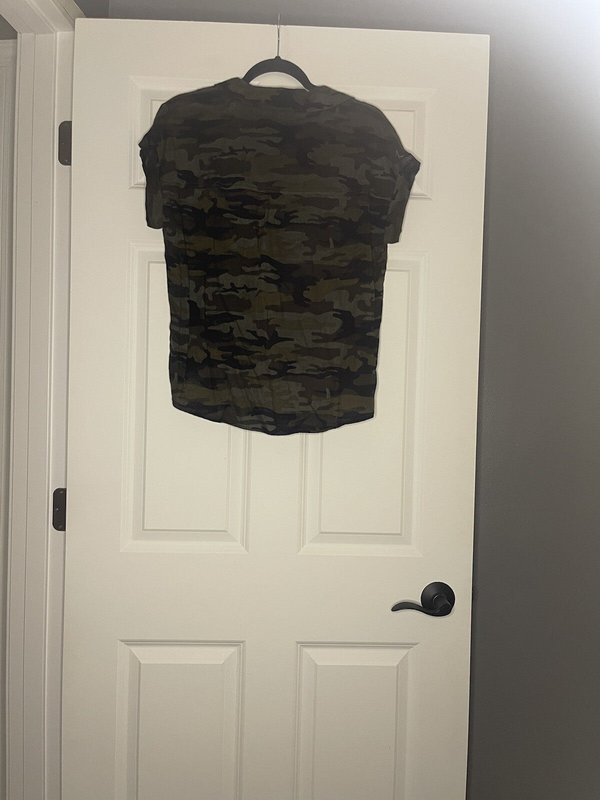 Sanctuary Short Sleeve Button Up Tie Bottom Small Camo Multi Nwt Msrp 79.00