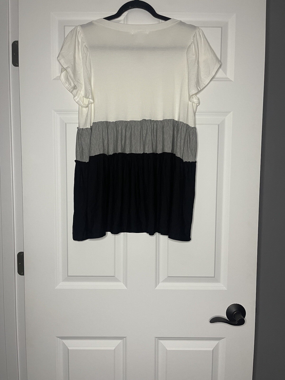 Cherish short sleeve flowy blouse large white gray black nwt 