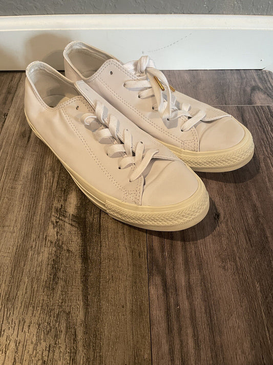 Converse all star white chuck taylors Size 9.5