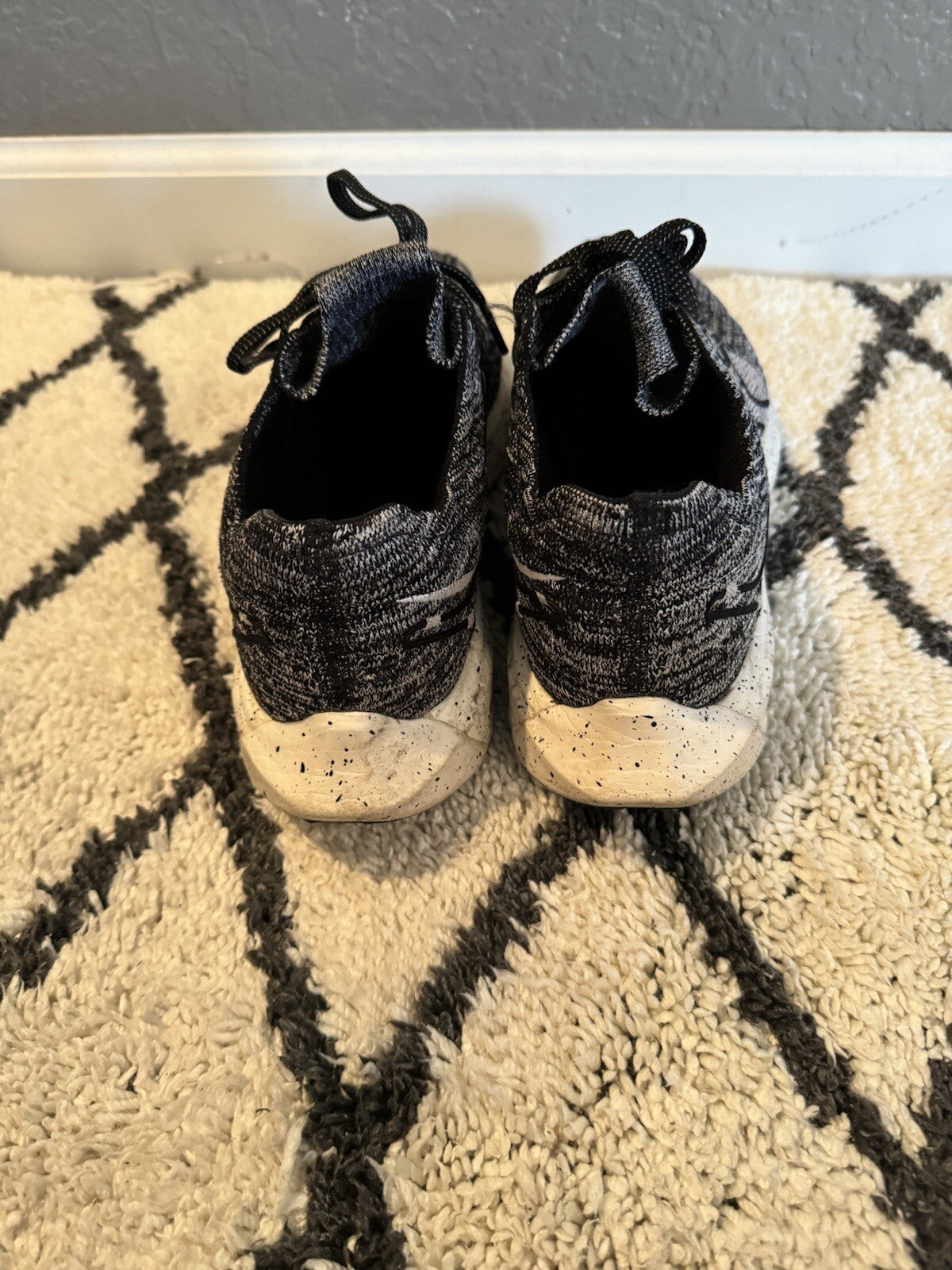 Nike Zoomax Sneakers Size 9.5 Black And White 