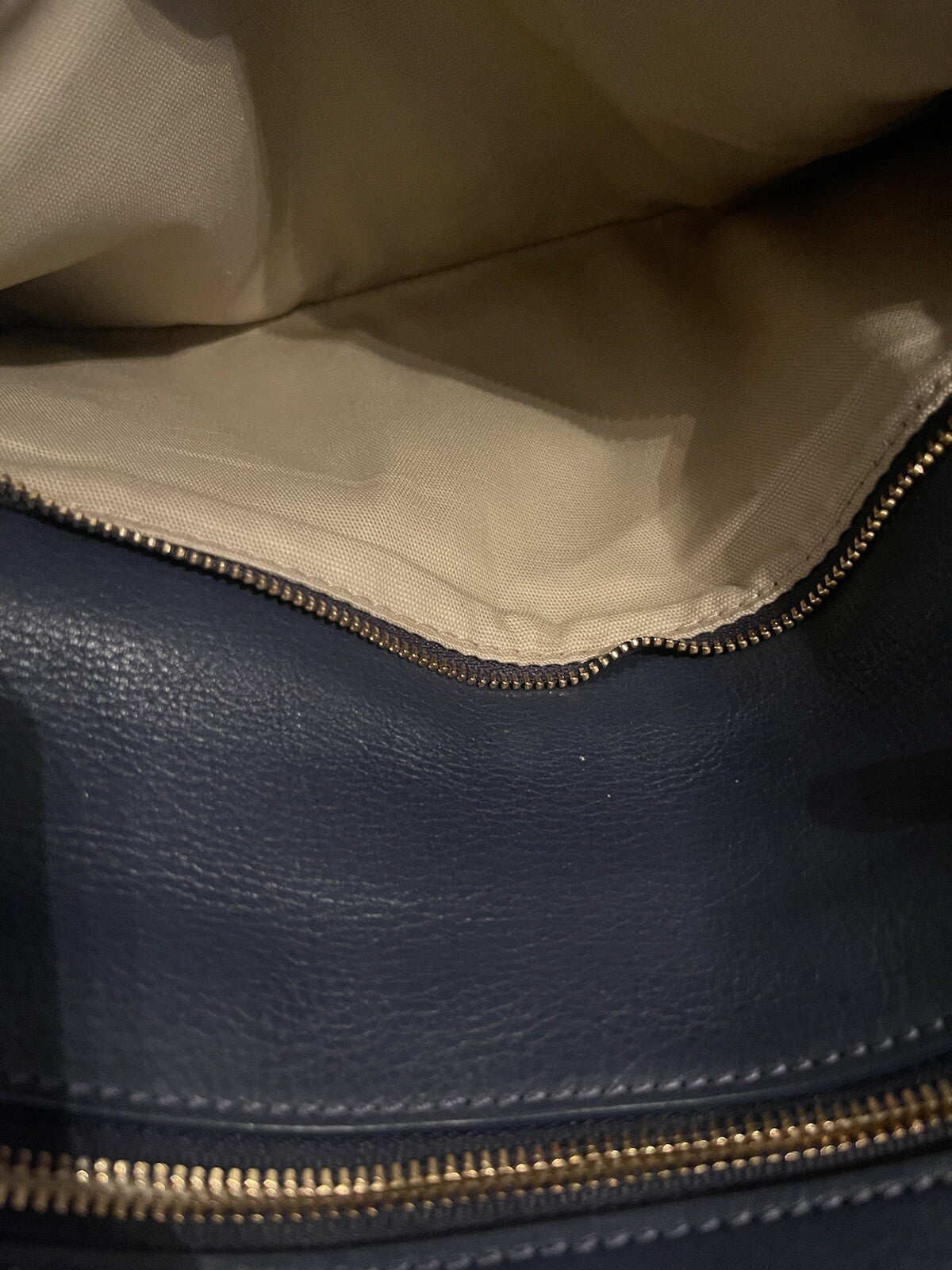 Tory Burch Blue Shoulder Bag In Excellent Condition