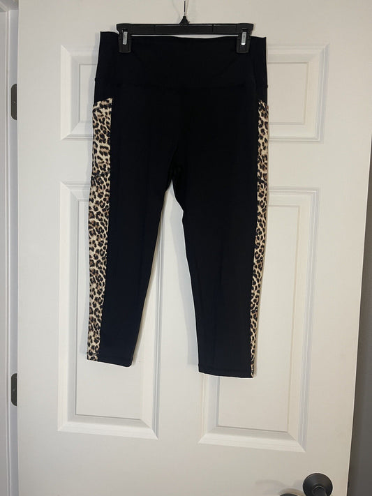 Zyia cropped leggings 14-16 black with brown animal print