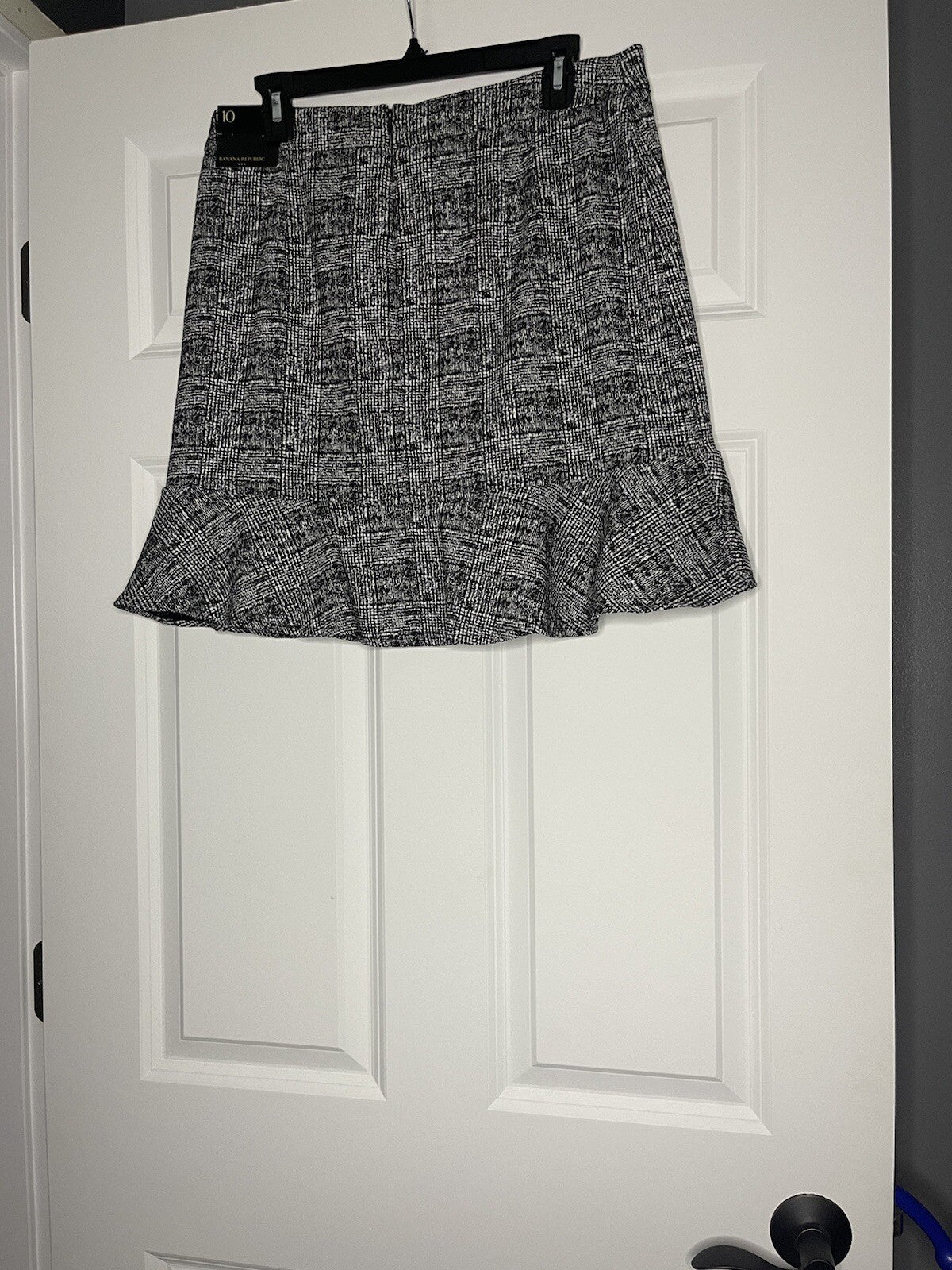 Banana Republic skirt size 10 black and white print nwt 