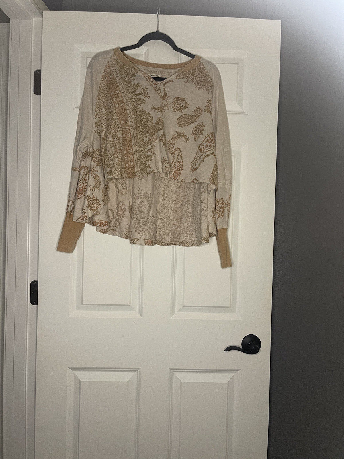 Free People  Blouse XS Mauve Taupe Tan Floral Print