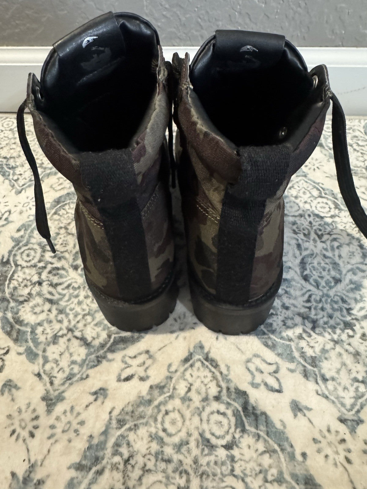 Steve Madden Boots Size 8 Black Brown Camo Print In Excellent Condition