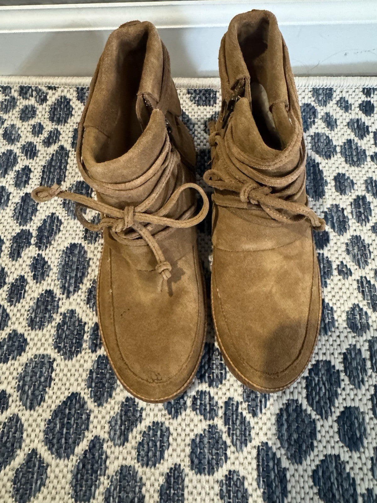 Ugg Chesnut Zipup Booties Size 6.5 Brand New W Box Small Defect On Rt Foot