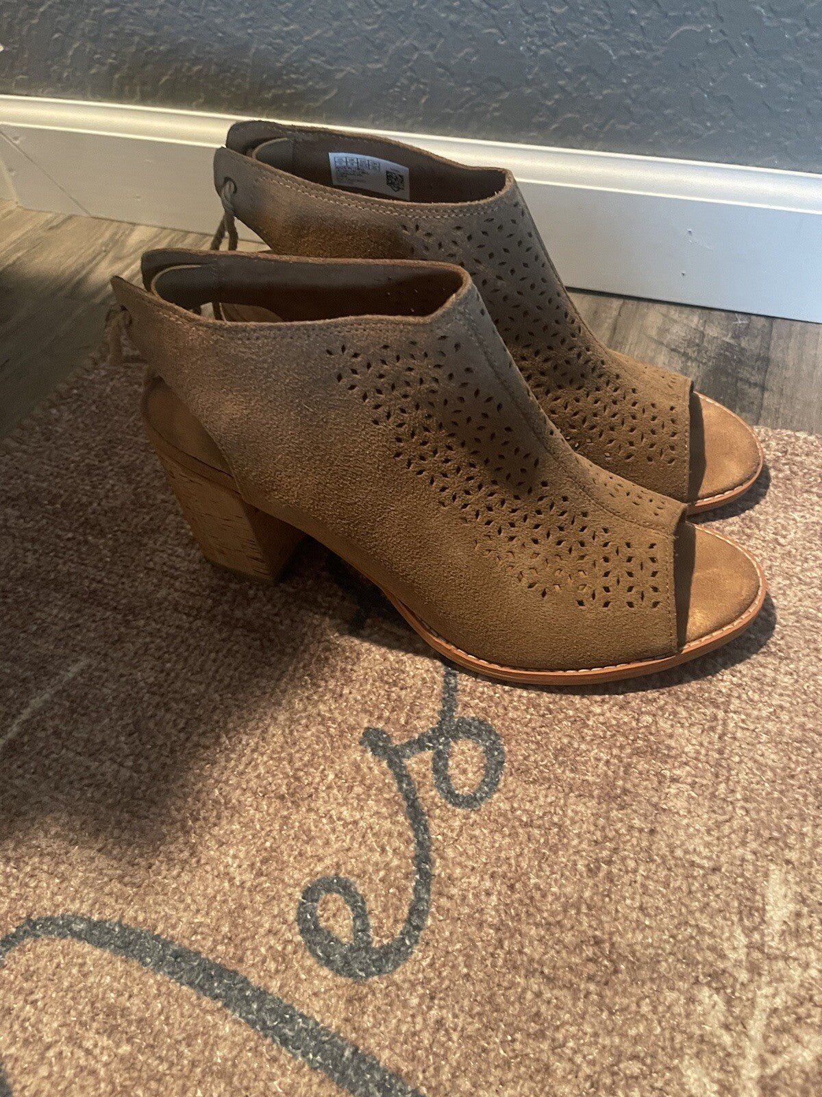 Toms elba toffee suede strappy heels size 11 worn once 