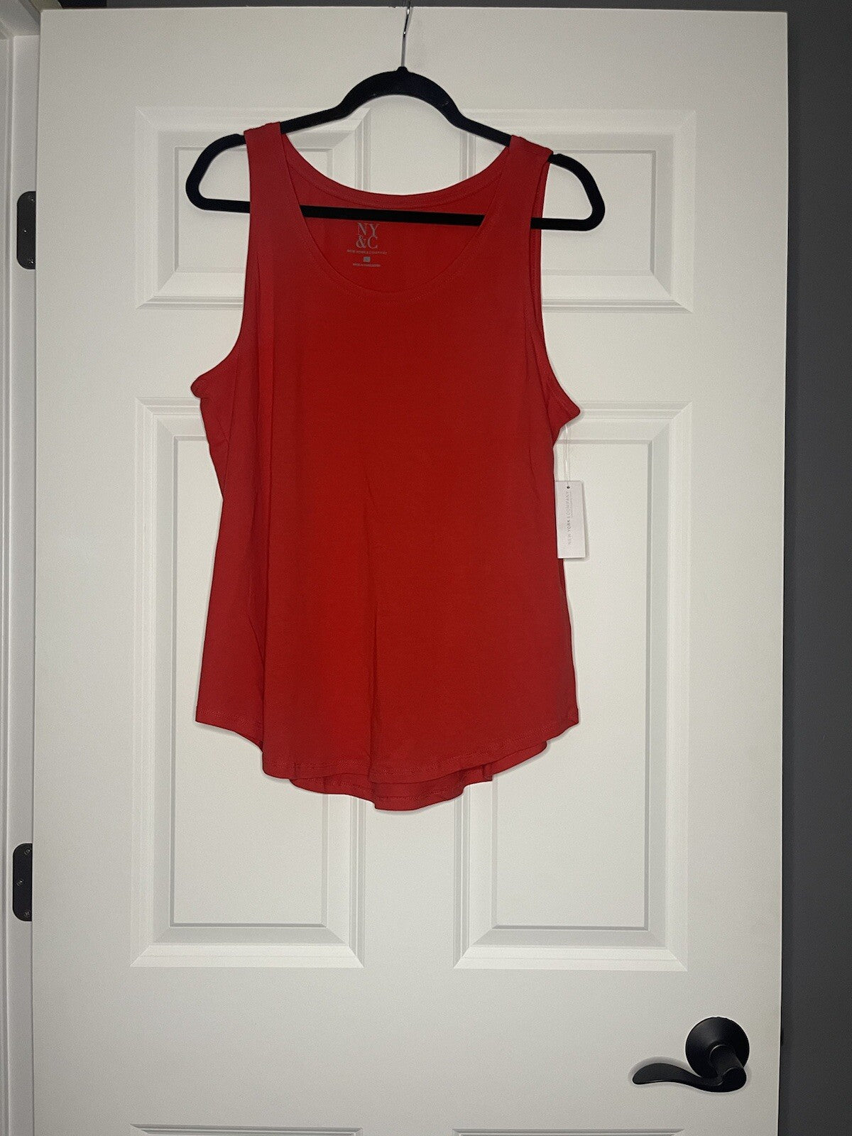 New York and Co sleeveless blouse red large NWT