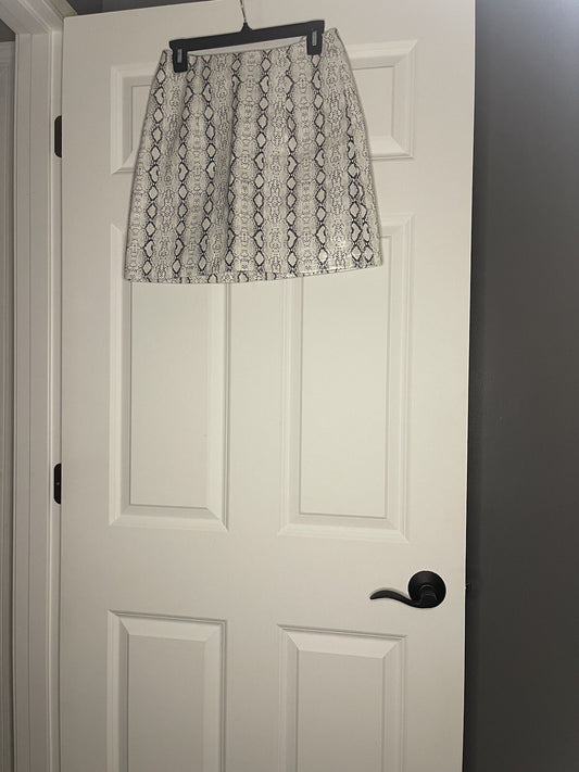Entro Skirt Gray White Snakeskin Print Medium Nwt 
