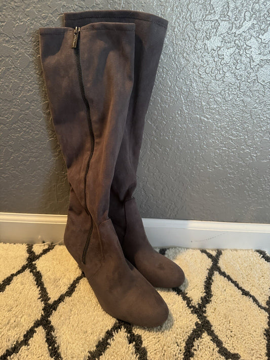 Bcbg Generation Gray Tall Boots 8m Brand New