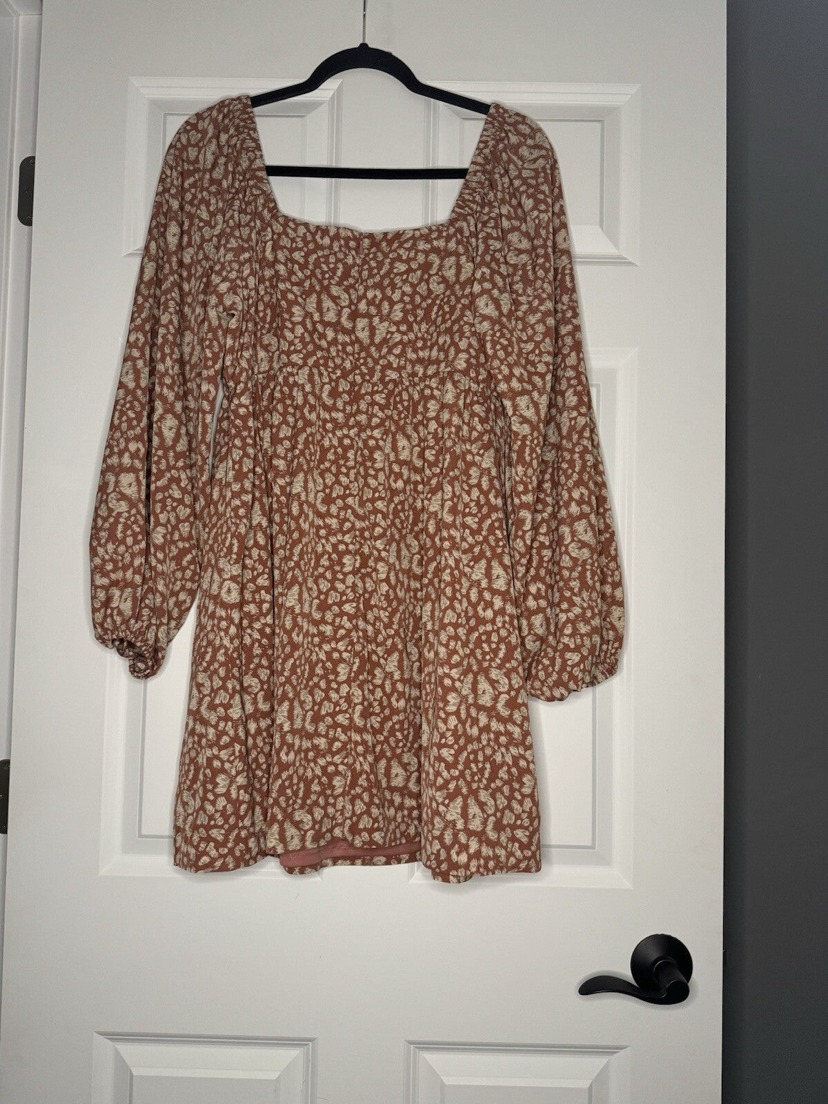 Very J Long Sleeve Off Shoulder Dress Large Mauve W Beige Green Print Nwt 