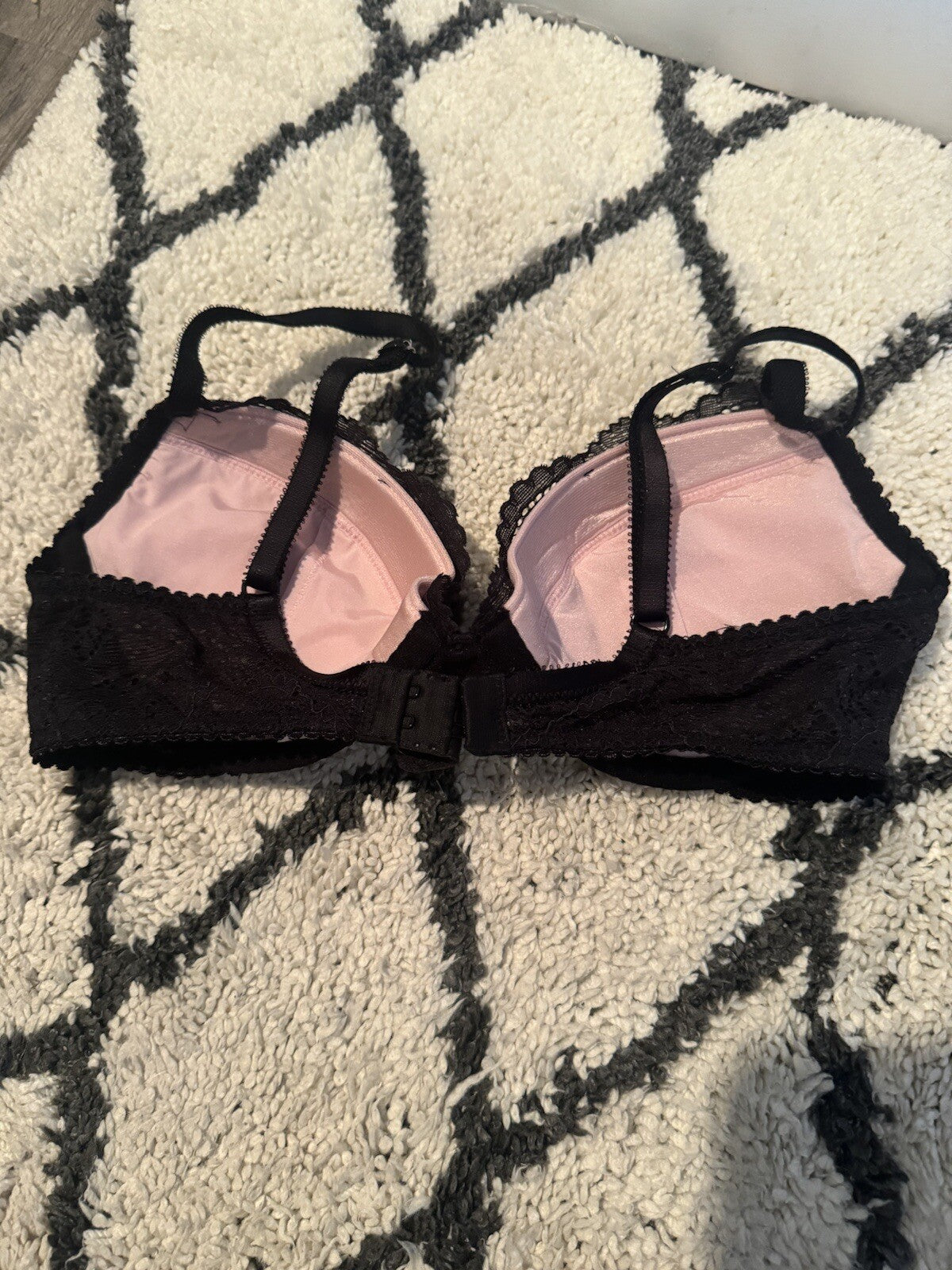 Victorias Secret Pink And Black Lace Bra 34c