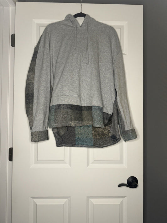 Bibi Xl Hooded Sweatshirt Gray Front Gray Blue Green Checkered Back 