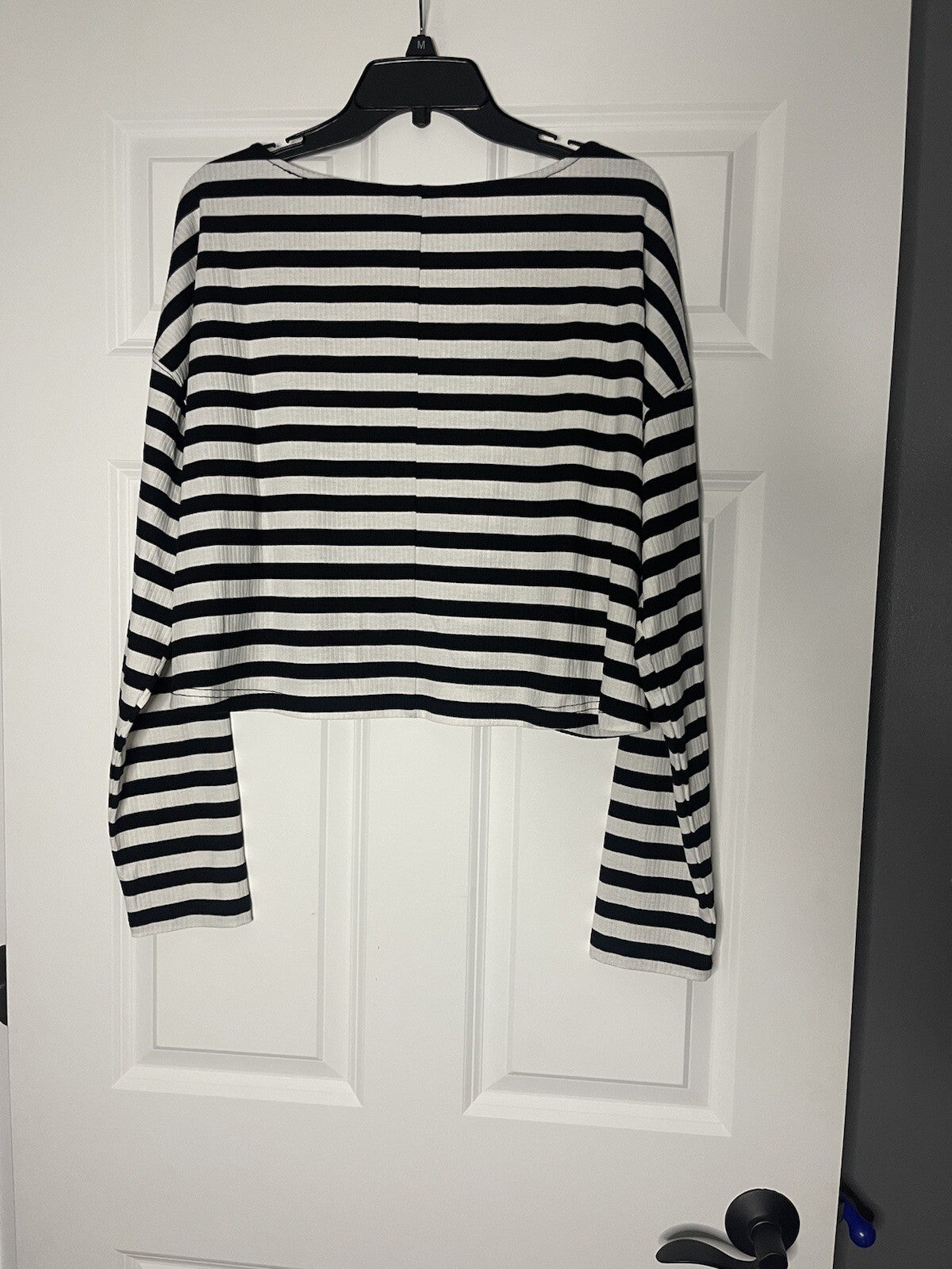 Maverick the Collection long sleeve crop top large black white stripe nwt