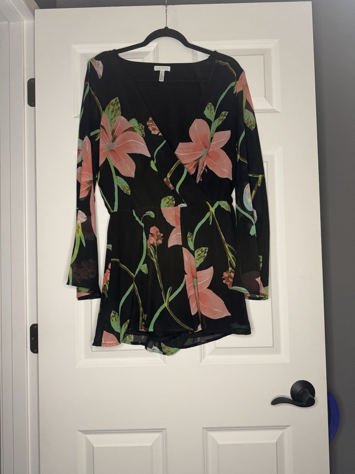 Leith Romper Medium Flowy Sleeves Black W Multi Floral 