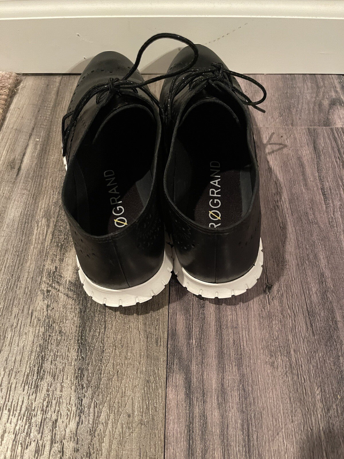 Zerogrand womens wingtip oxford sneakers size 9 black Worn Once