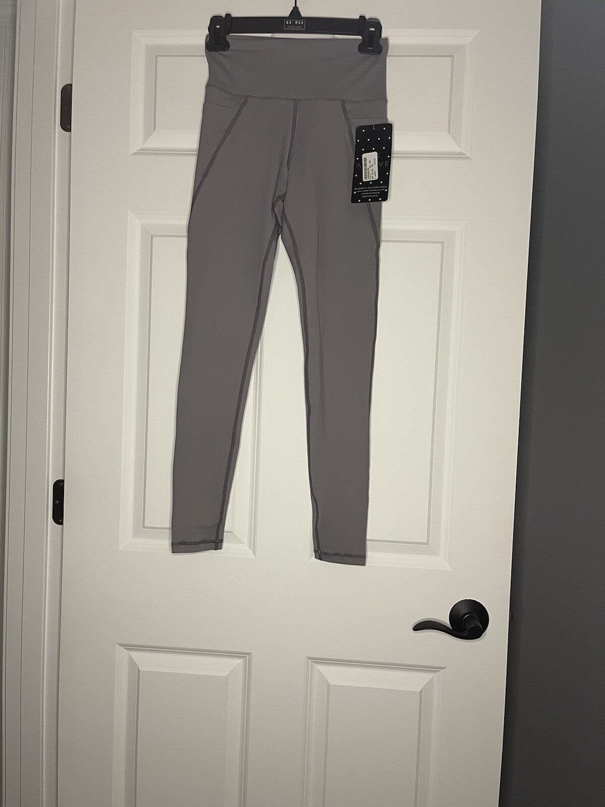 Vie Activewear Leggings Ultra Flow Flattering laugh out Gray Small Nwt 