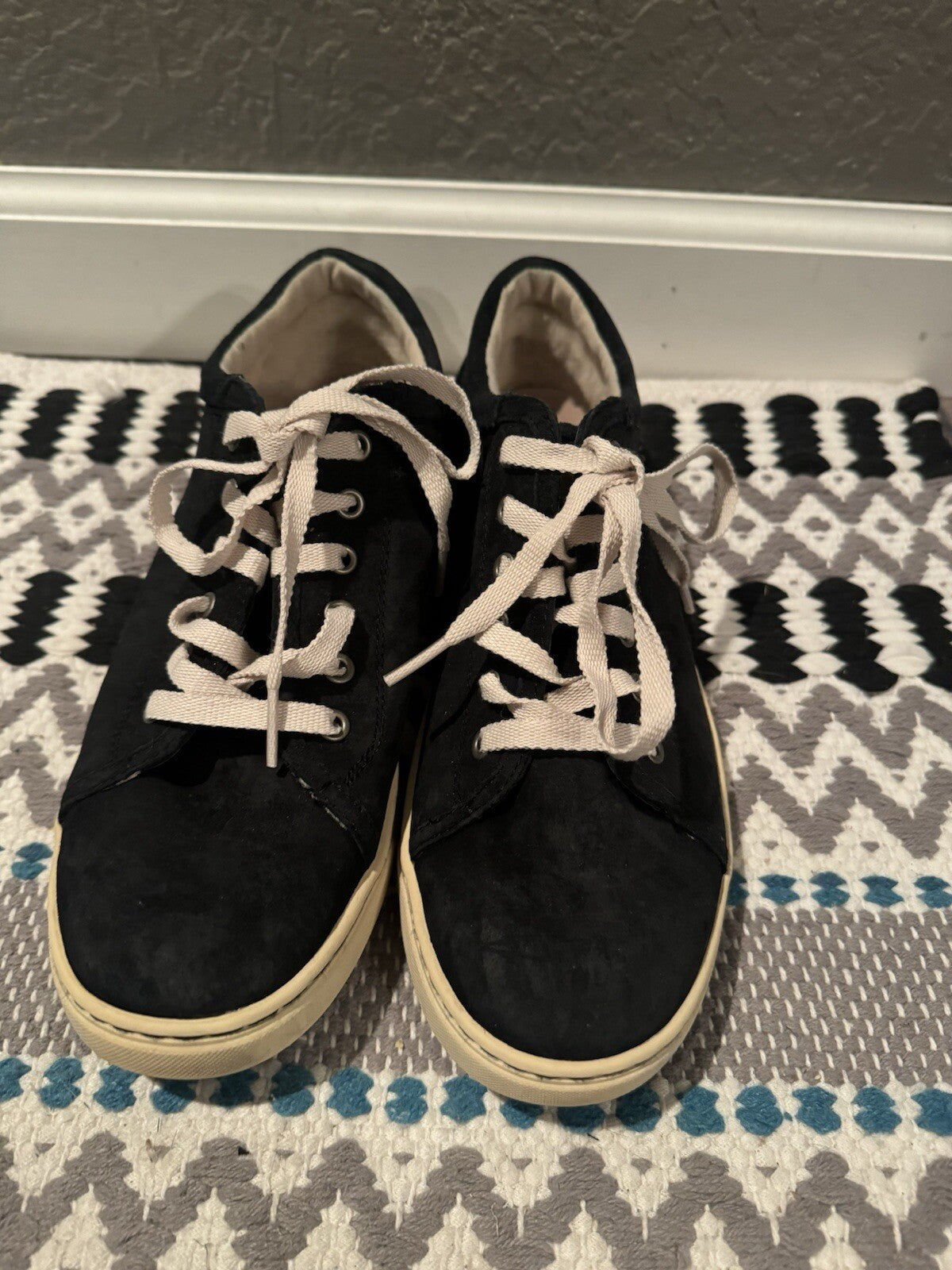 Ugg Sneakers Size 8.5 Navy 