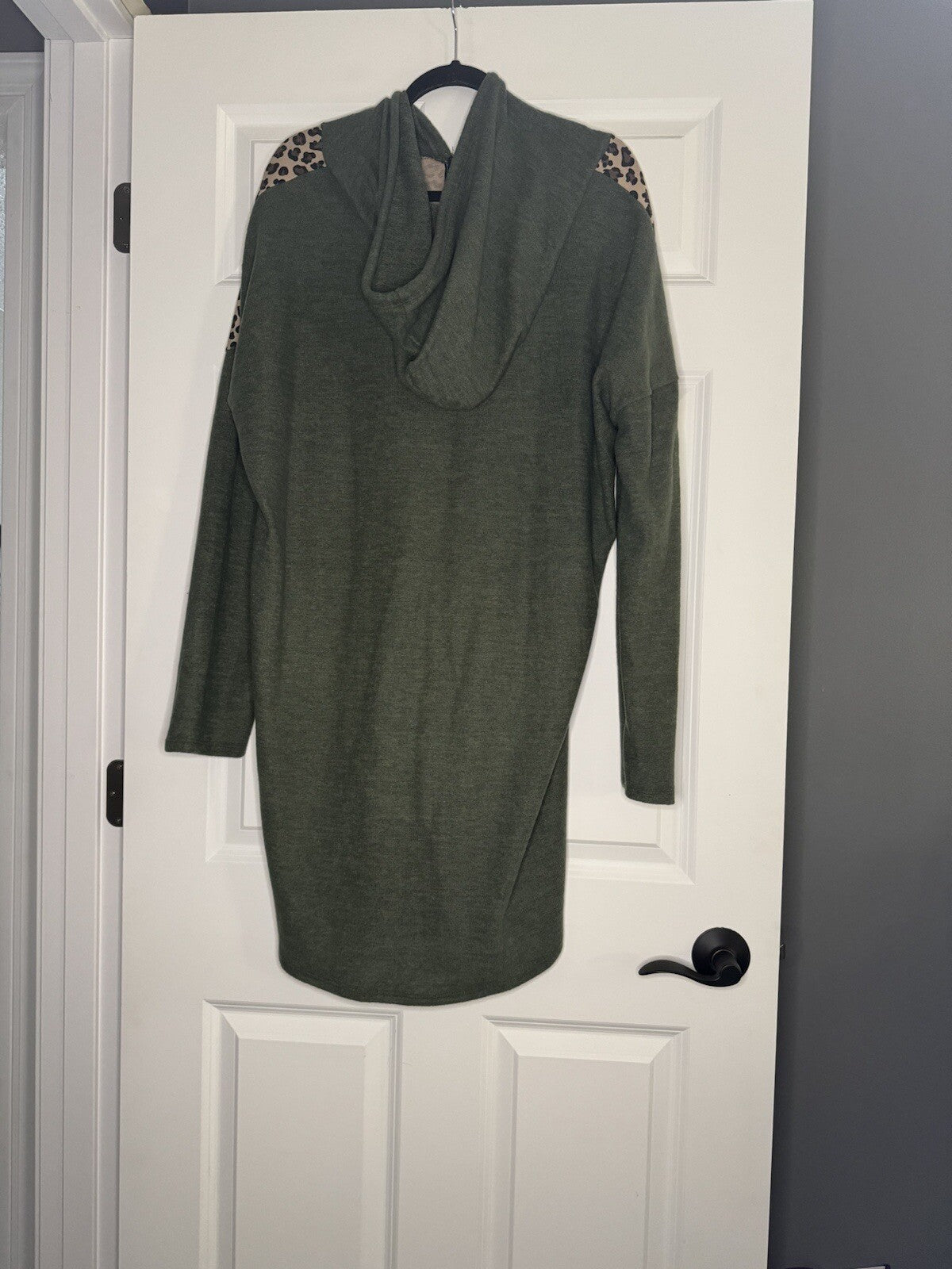 Beeson River Hooded Sweater Green W Multi Animal Print 1xl NWT 
