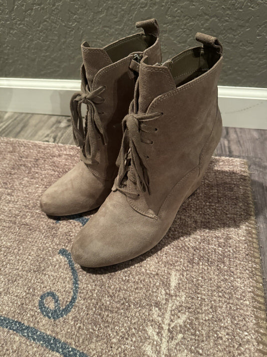 Dolce Vita Taupe Lace Booties 9.5