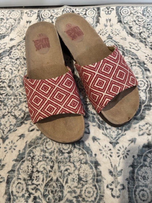Muk Luks Sandals Red Cream Stitching Size 8 Small Scuffs As Shown