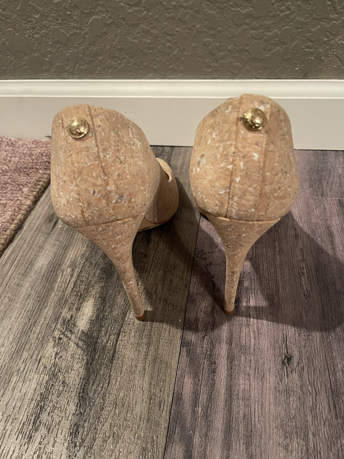 Vince Camuto heels beige white gray mix size 8.5 