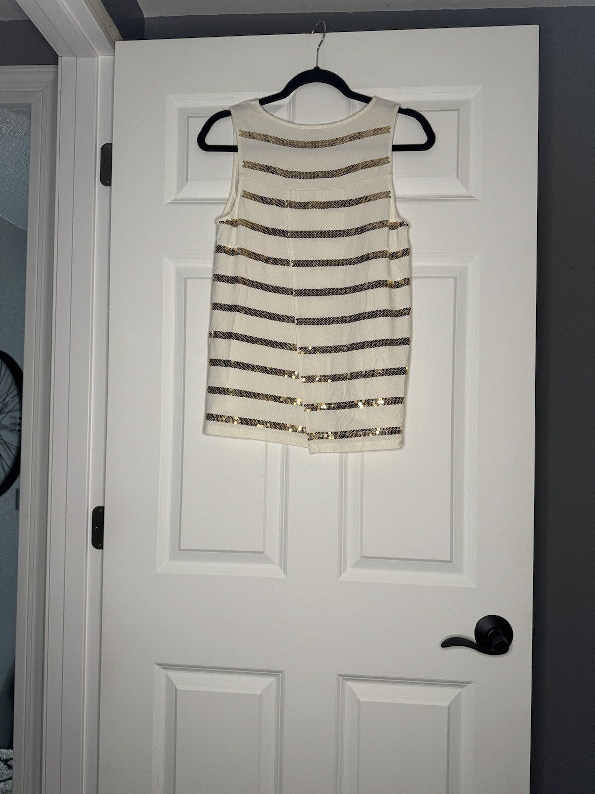 Jack Sleeveless Blouse Cut Out Overlap Back Small White Gold Sequins