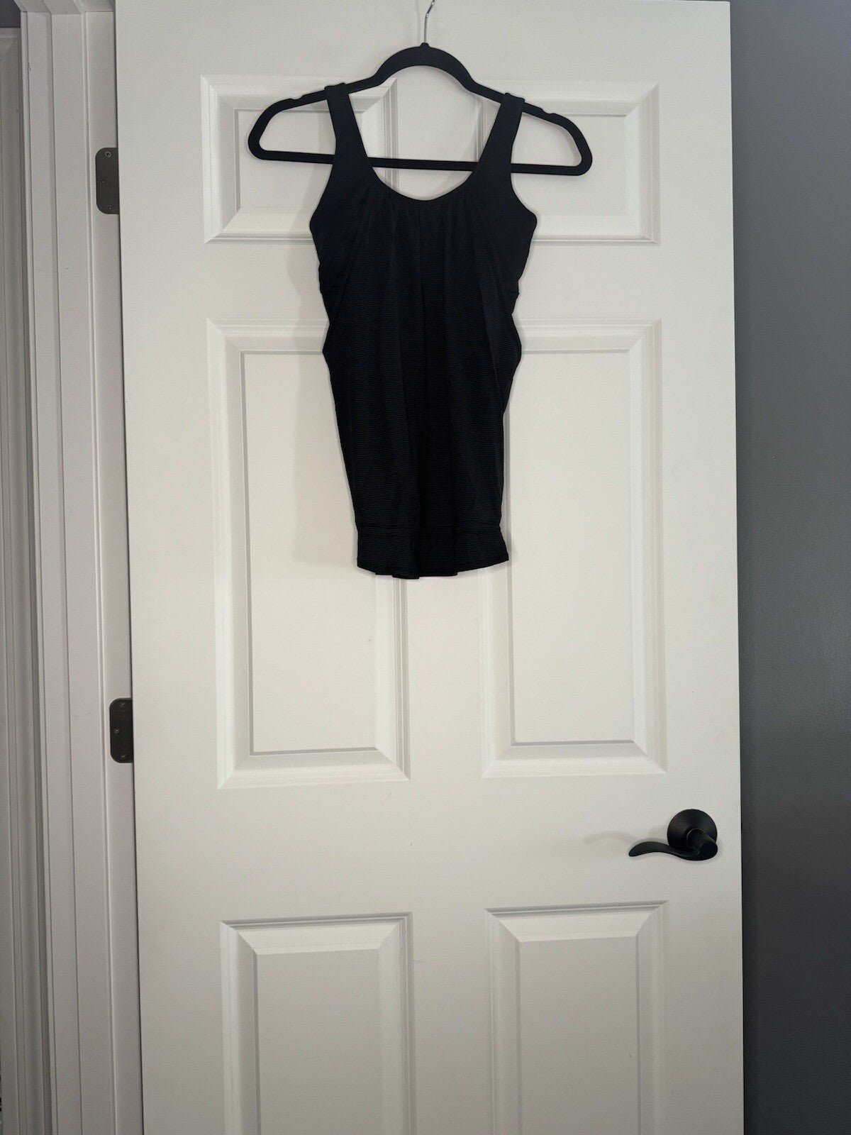 Lululemon Tank Top Size 4 Black With White Stripe Built In Bra No Padding 