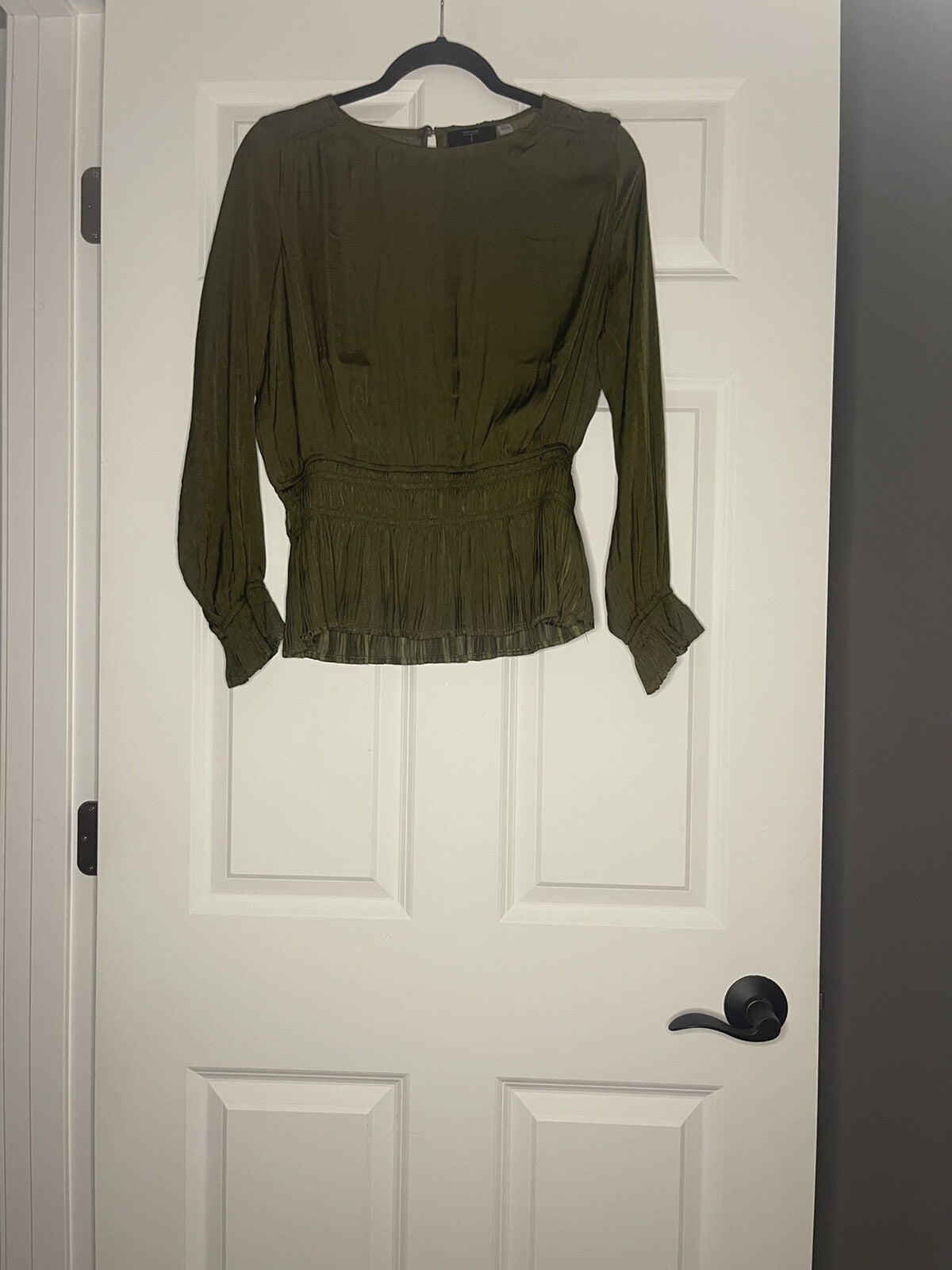 Tahari Long Sleeve Blouse Medium Green Super Cute