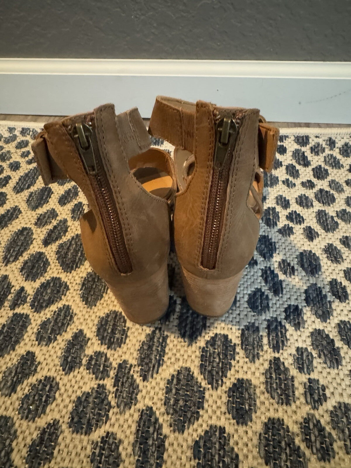 Frye And Co Strappy Heel Sandals 7.5 Brown