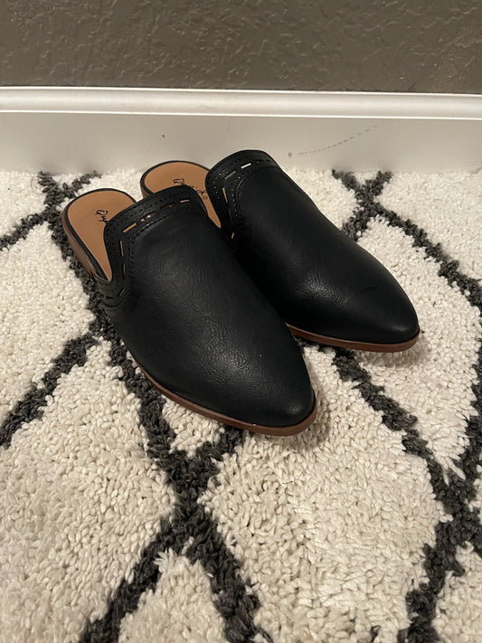 Quipid mules size 8  brand new