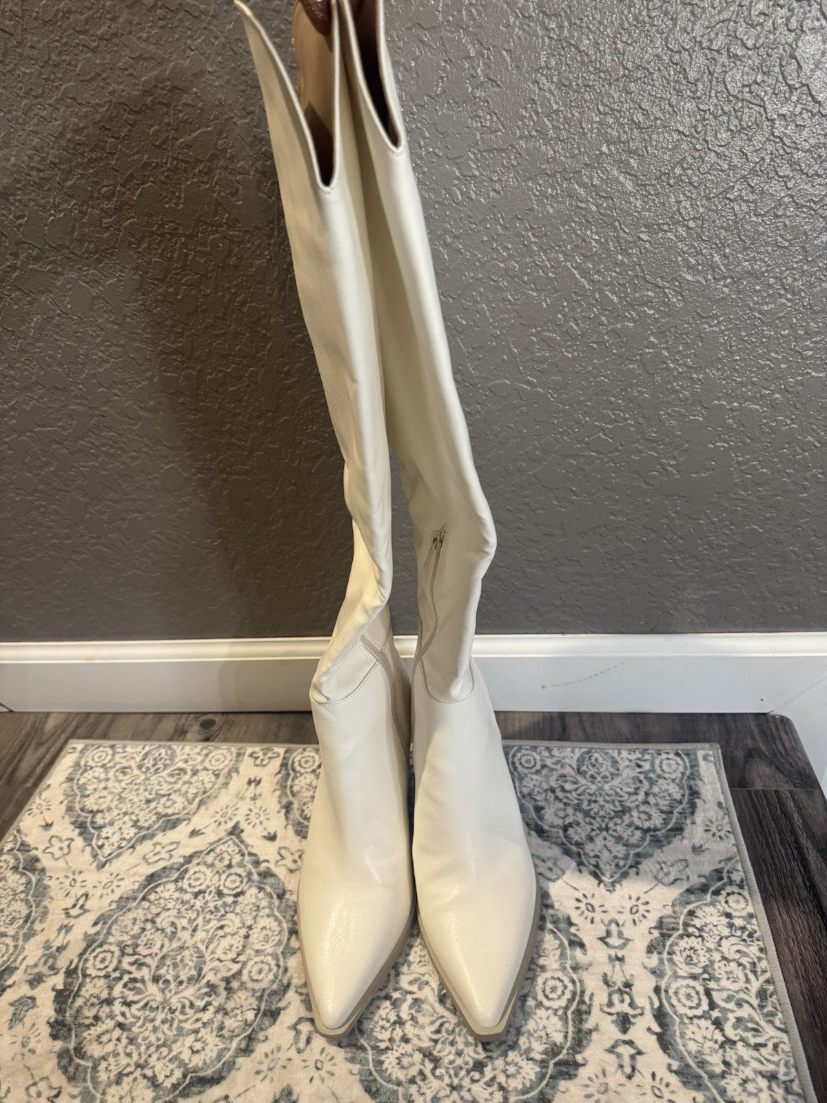 Oasis Society Clara Tall Boots White 7.5 