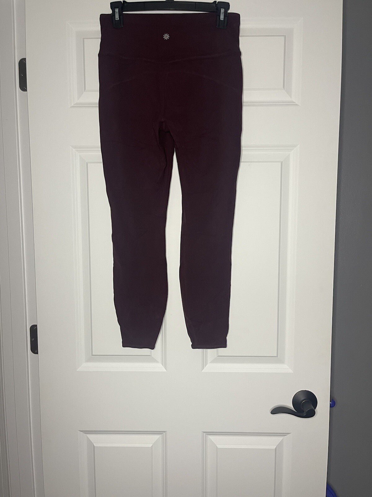 Athleta leggings ankle length medium plum Mesh On Bottom Sides
