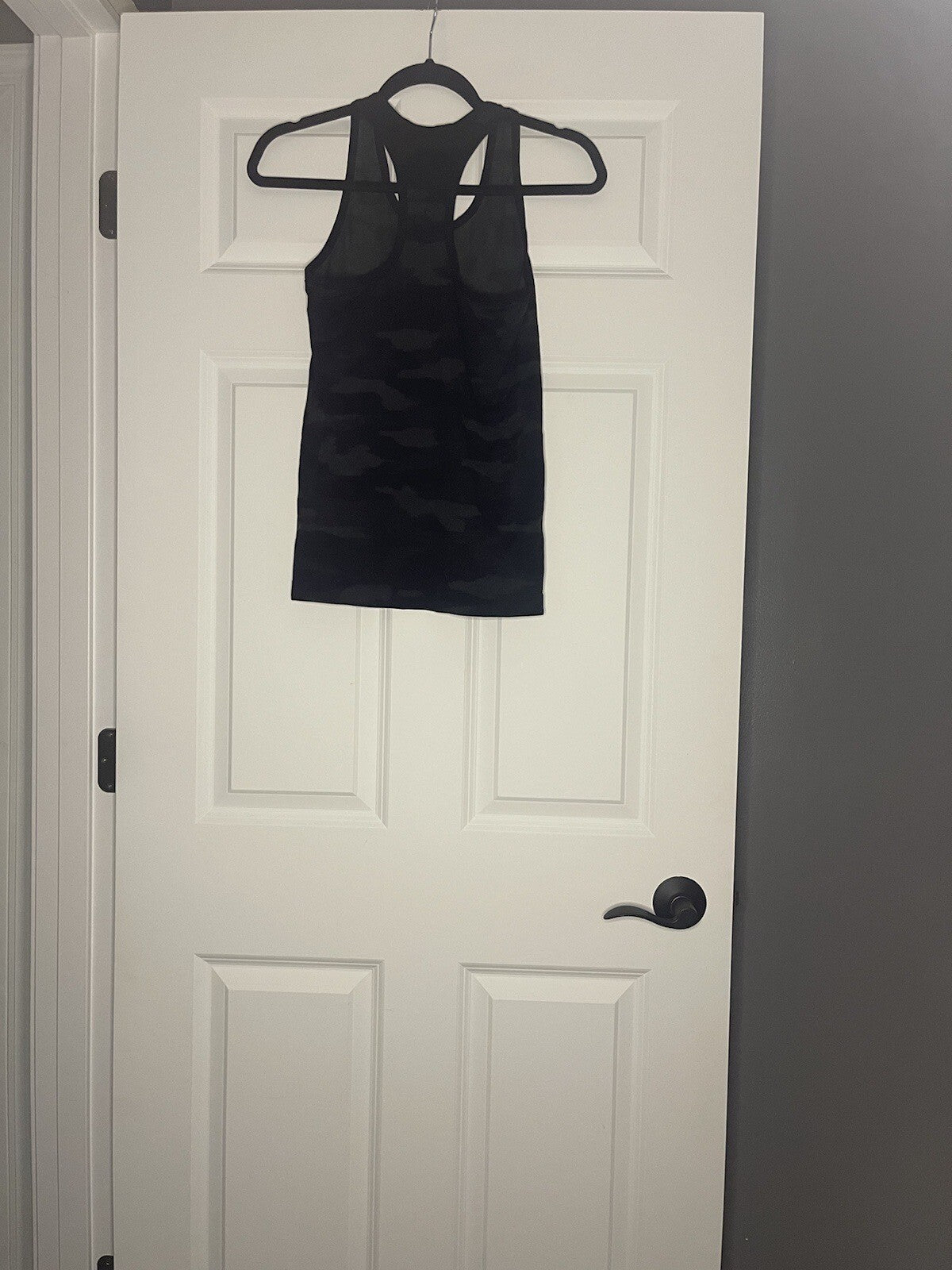 Athleta Racer back Tank XS Black Gray Camo Print 