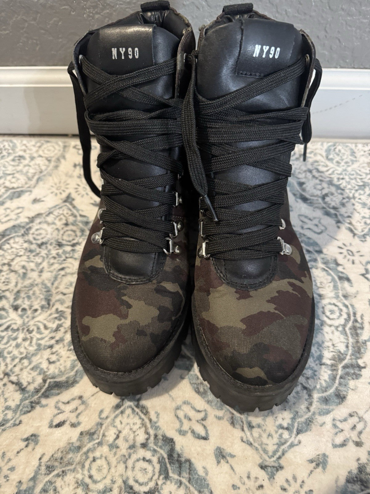 Steve Madden Boots Size 8 Black Brown Camo Print In Excellent Condition