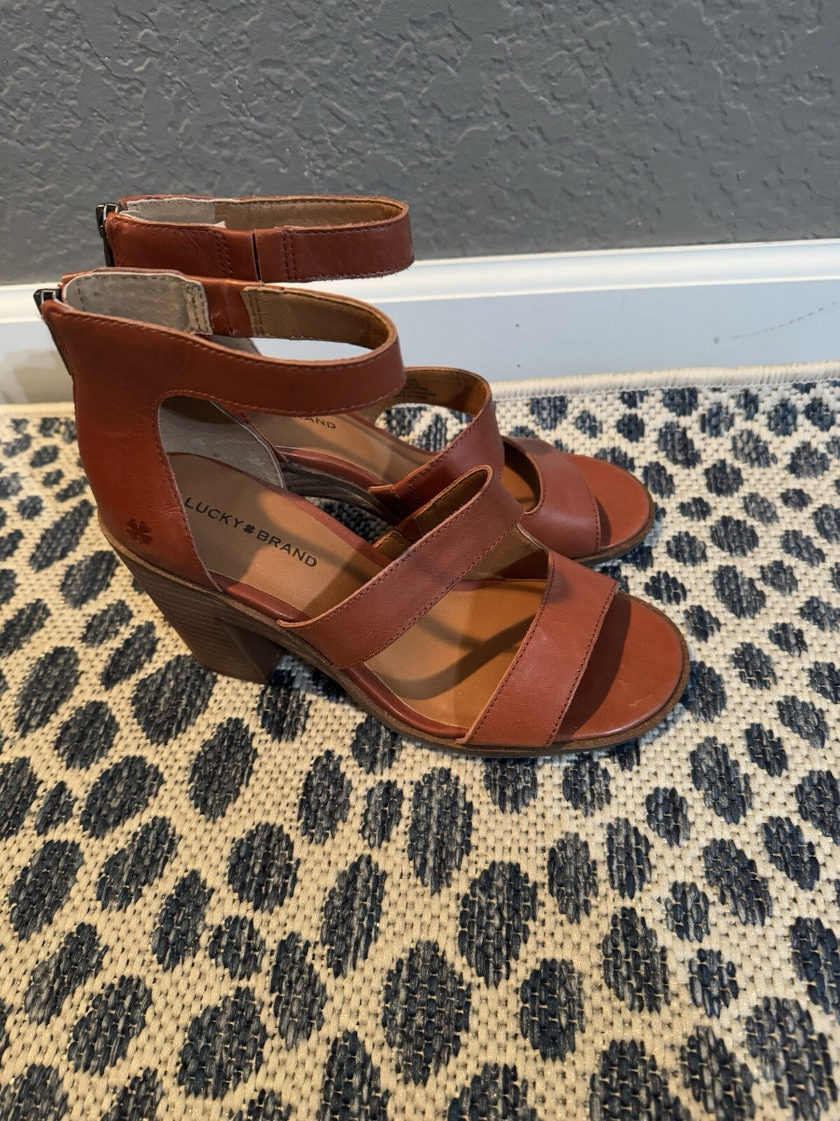 Lucky Brand Strappy Heel Sandals Orangish Brown 8 Brand New 