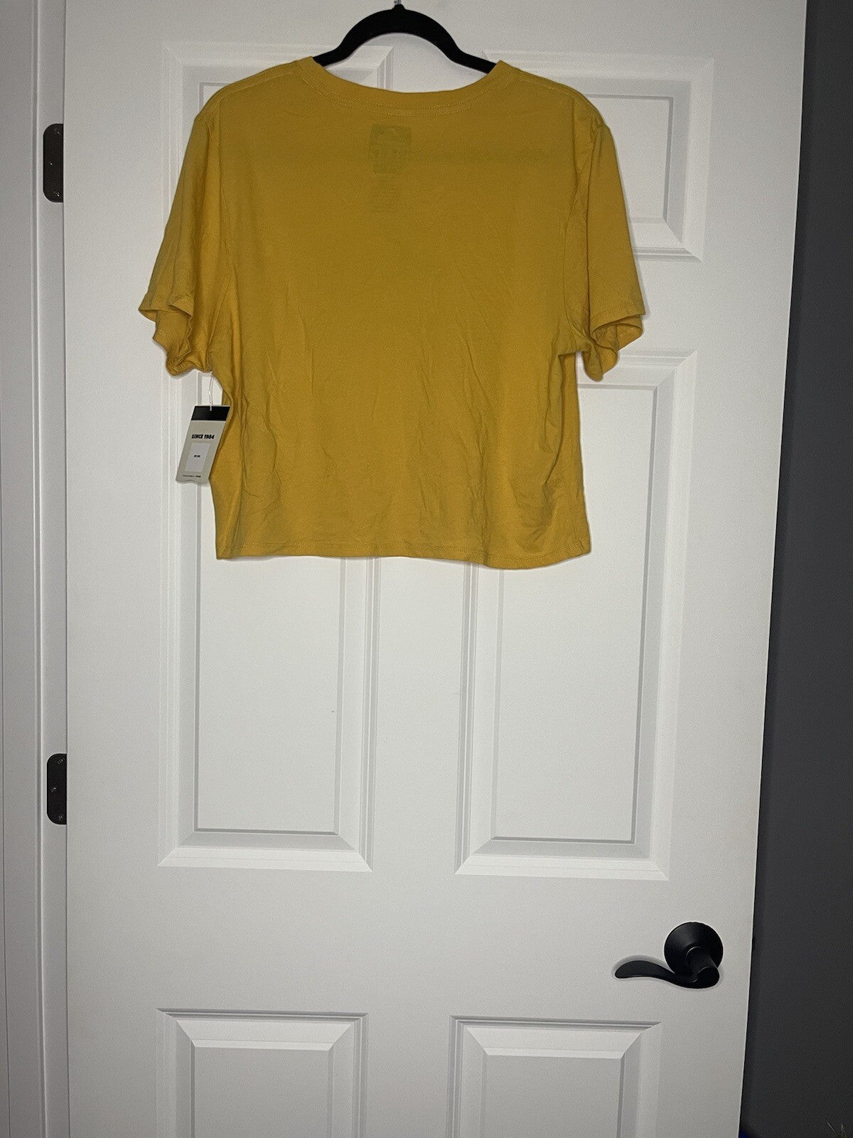 Reef mustard w multicolor graphic t shirt large NWT