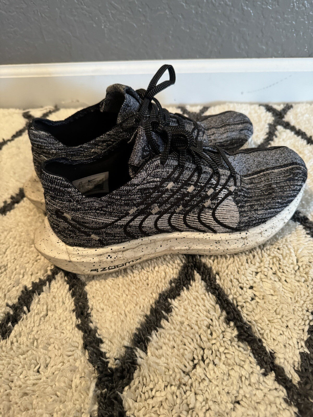 Nike Zoomax Sneakers Size 9.5 Black And White 