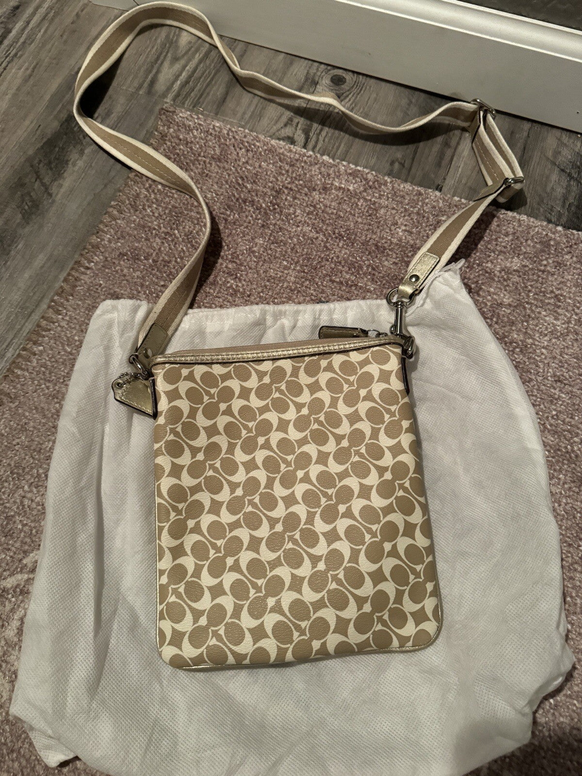 Coach Crossbody Purses Gold Cream Logo W Dust Cover 