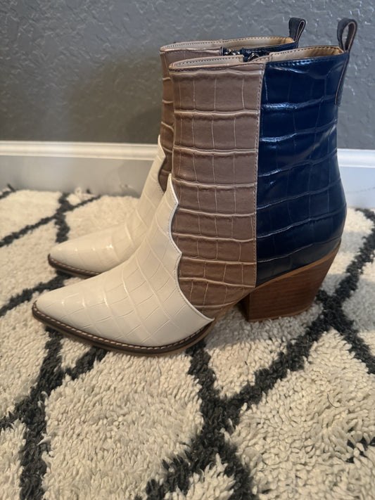 Arider Girl Boots Size 8 White Brown Navy 