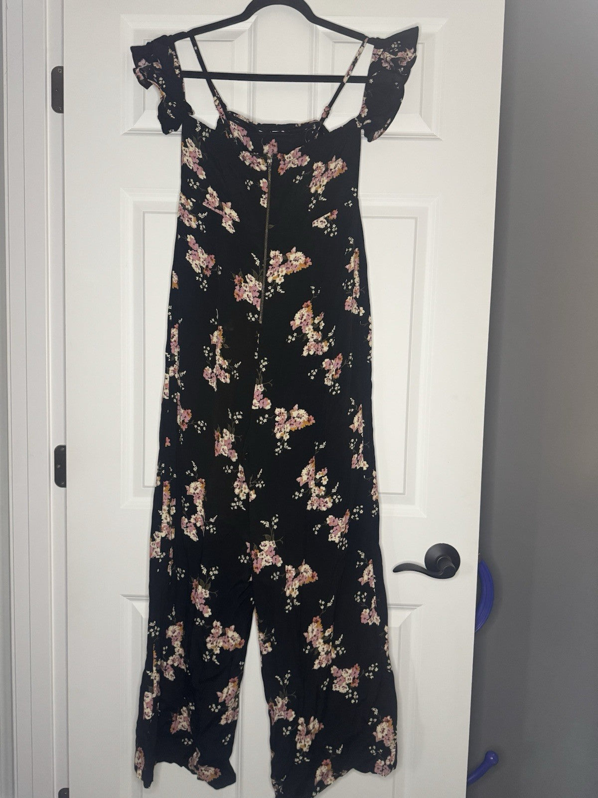 Wild Fable Cut Out Shoulder Jumpsuit Medium Black With Multi Floral 