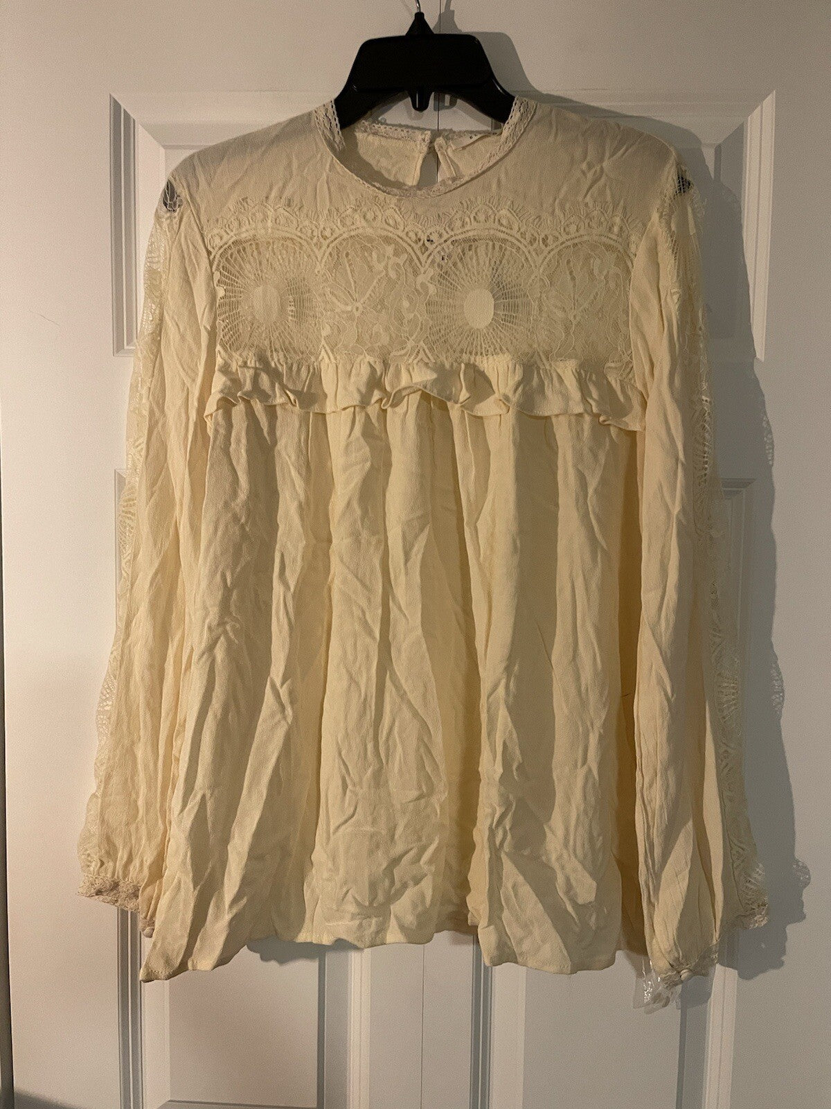 Ellison long sleeve blouse size large lace sleeves nwt