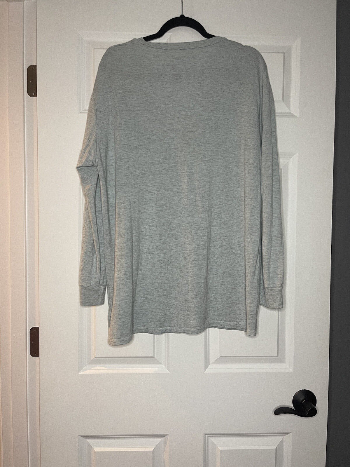 Good hyouman v neck sweatshirt large light green paradise found