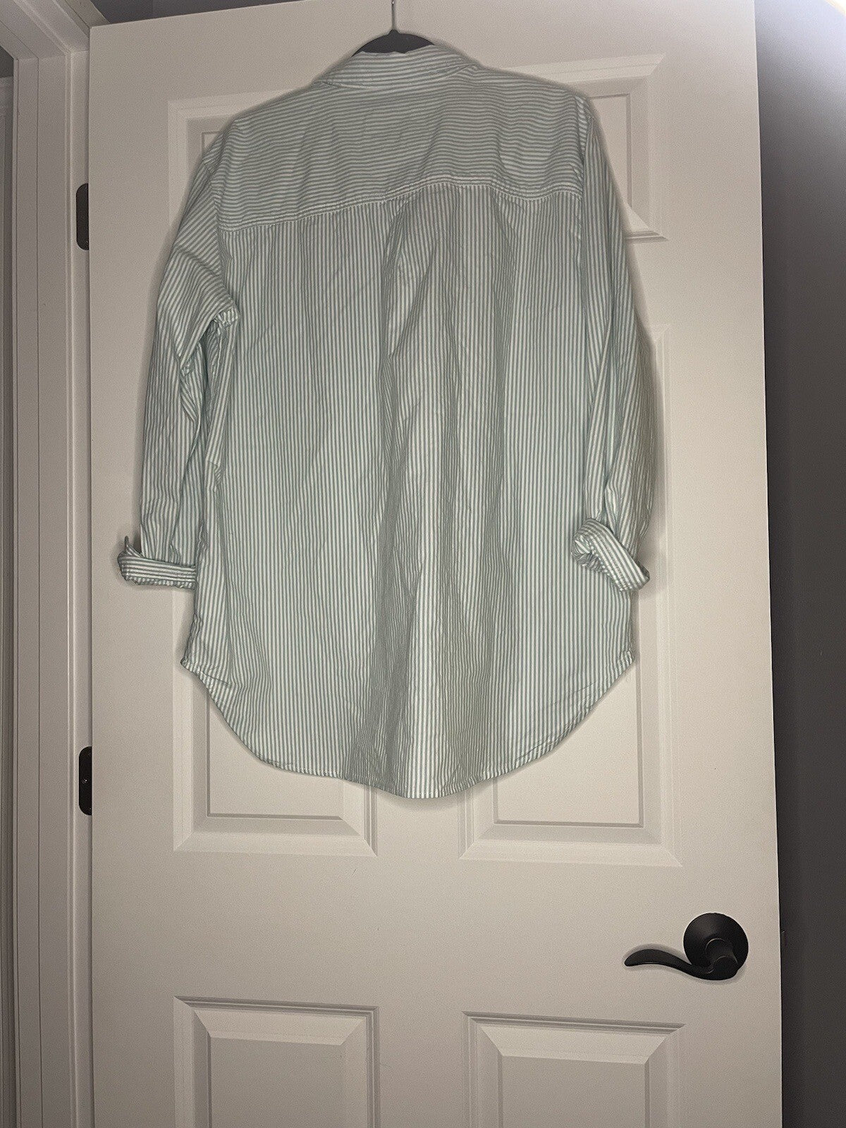 American Eagle Long Sleeve Button Up Medium White Green Striped